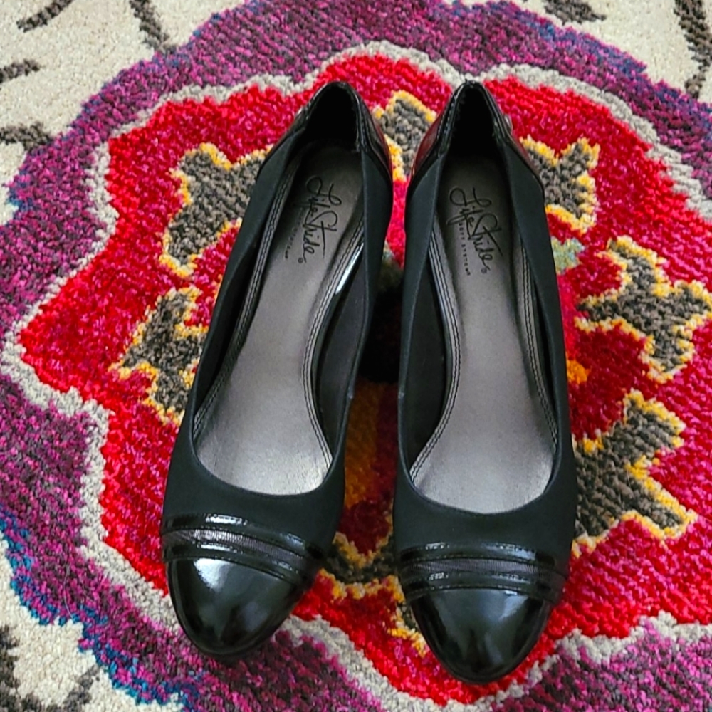 Life Stride Juliana Wedge Pumps 10